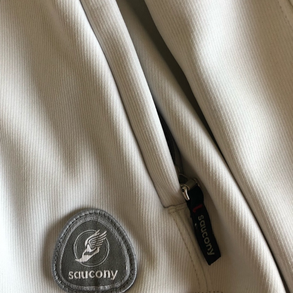 Saucony zip Front Jacket with Hood M - Picture 3 of 4